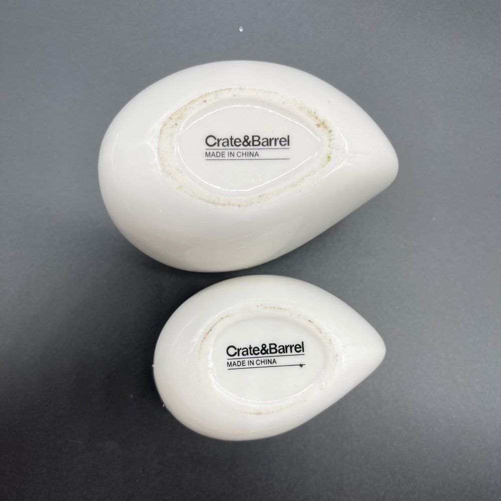 Crate & Barrel White Tear Drop Bean Bud Vase Set of 2 - Picture 7 of 8